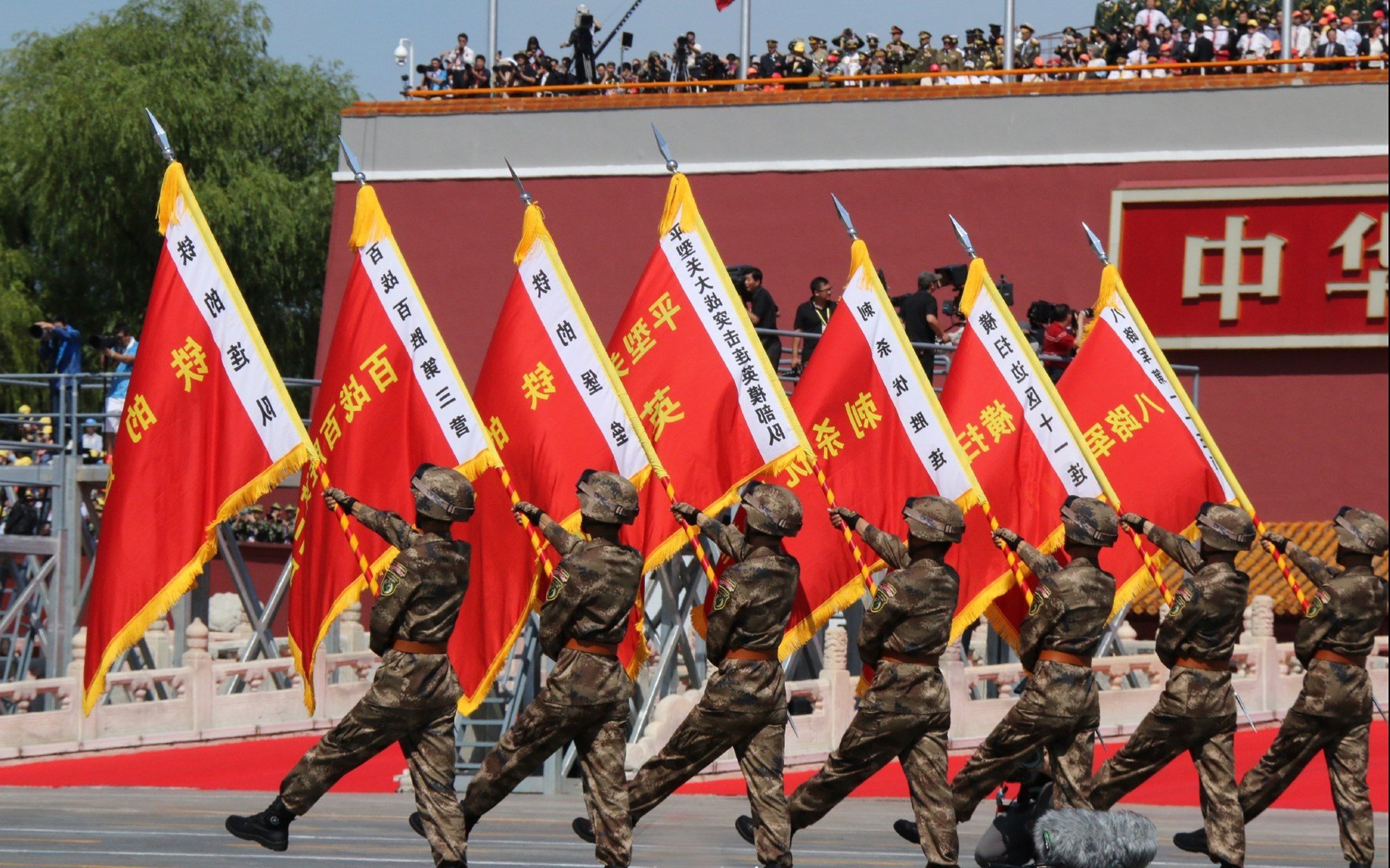 世界女足大赛绽放光芒，中外球员齐聚一堂，世界女足中国排名