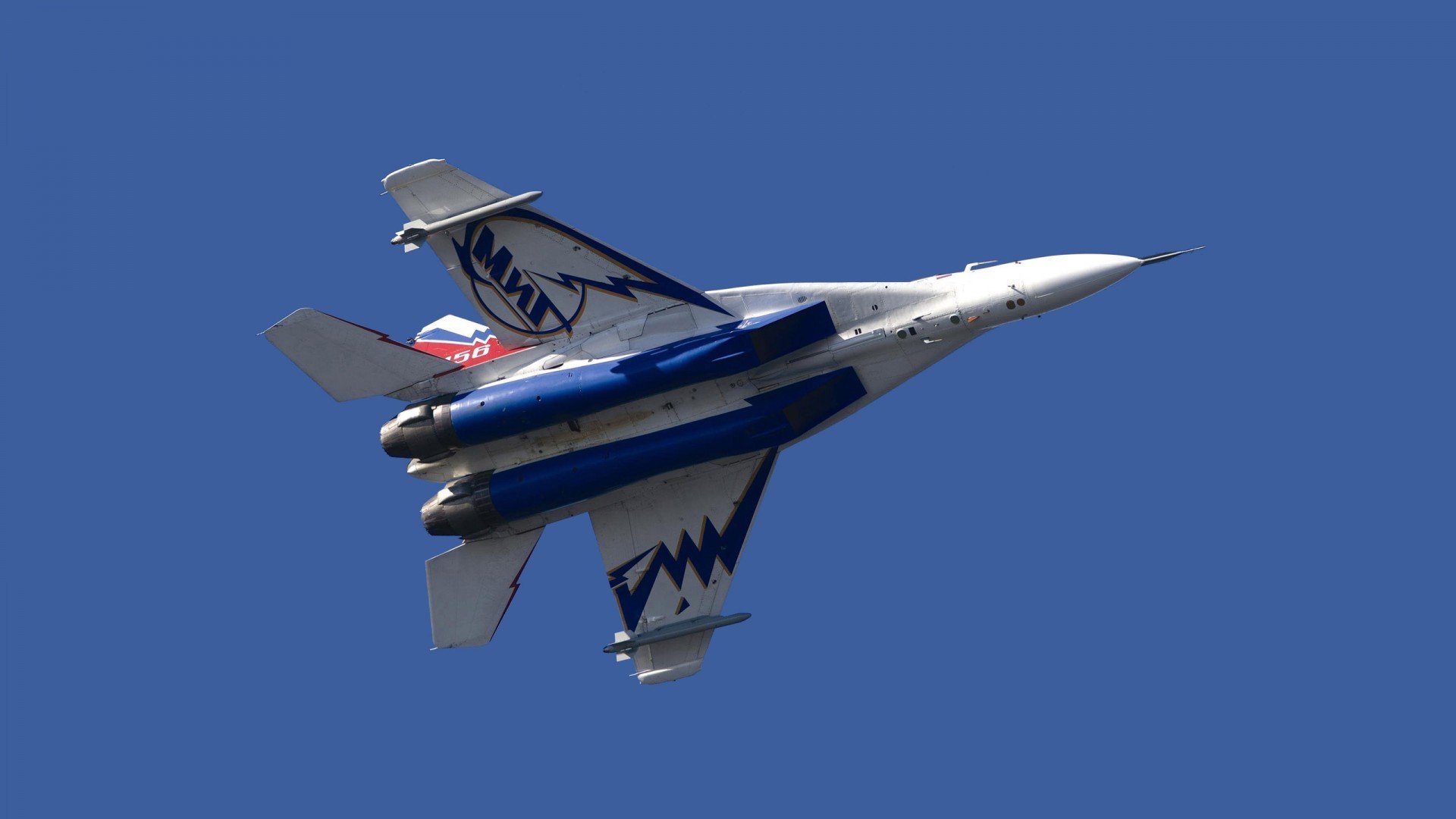 莱德基800米自由泳赛场再创佳绩，莱德基800米记录